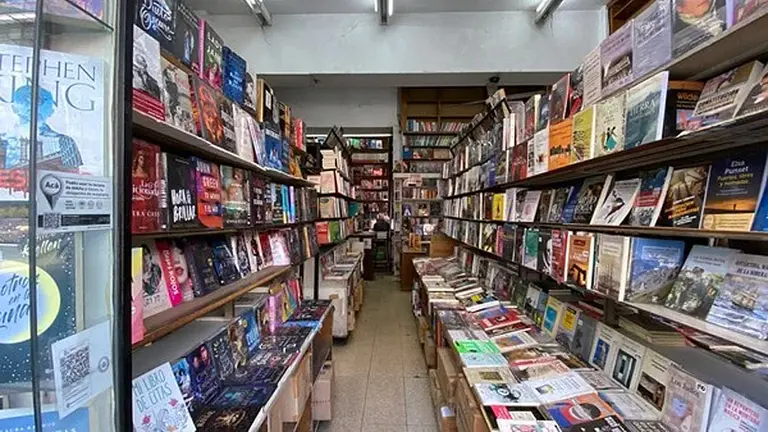 Anunciaron el cierre de una histórica librería de la avenida Corrientes