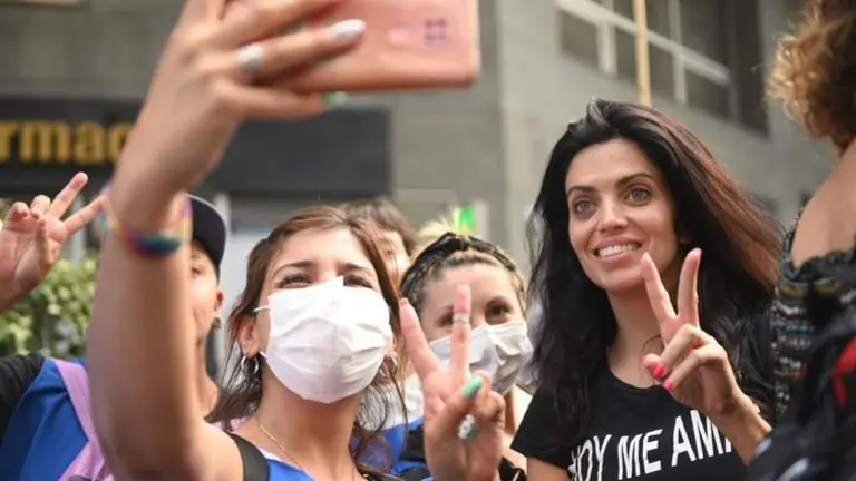 "Disfruten las termas": el tuit de la titular del PAMI que disparó críticas por sus vacaciones en Caribe