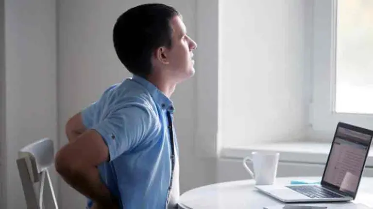 ¿El trabajo remoto pasa factura a tu cuerpo?: seguí estos consejos para evitar dolores