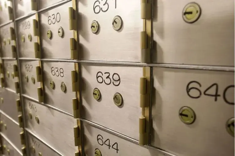 Un banco deberá resarcir a una clienta por el robo de su caja de seguridad: las claves del fallo y del contrato