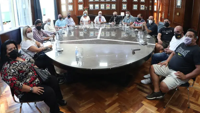 Feletti presiona a panaderos para que el kilo de pan no cueste más de 220 pesos