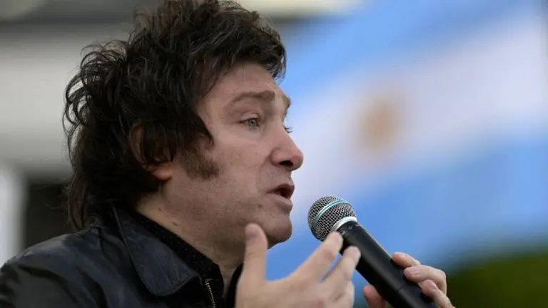 Javier Milei criticó a Joe Biden tras el yerro viral: "No está capacitado para ser presidente"