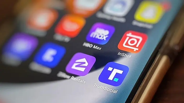 Así funciona Truth Social, la polémica red social de Donald Trump