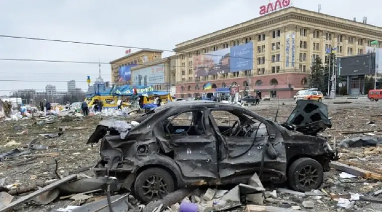 VIDEO| Así fue el brutal ataque ruso contra el edificio del gobierno en Jarkov