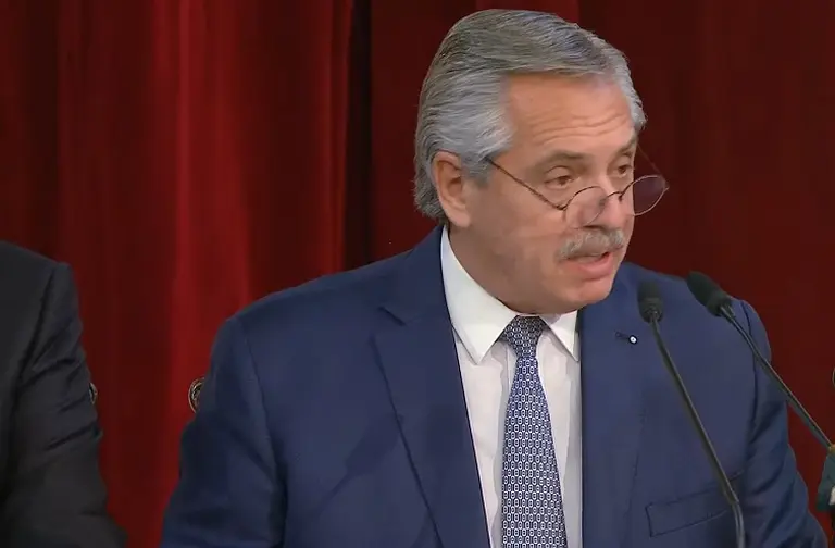 Con un spot con fuerte tono electoral, Alberto Fernández apuntó contra Macri y la Justicia