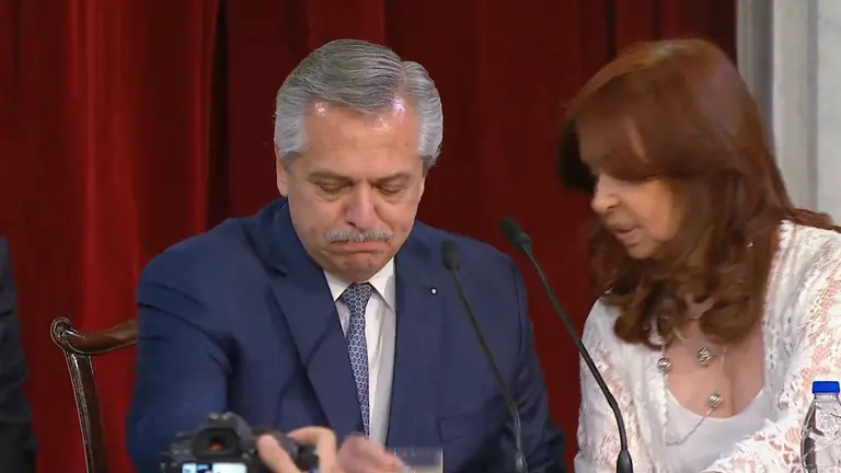 Chicanas al macrismo, tarifas y reforma judicial: el Presidente eligió un discurso a la medida de Cristina
