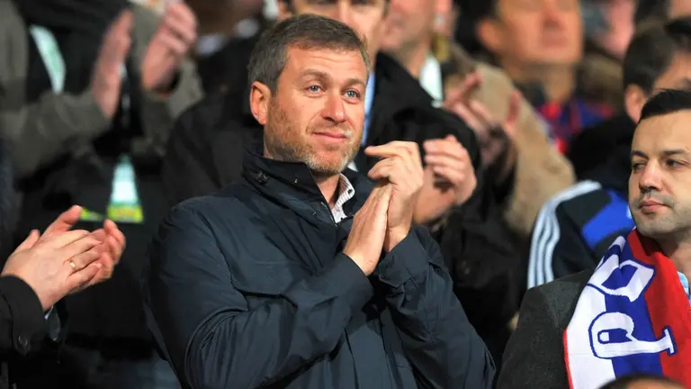 El magnate ruso dueño del Chelsea vende el club de fútbol: el dinero irá a las víctimas de la guerra