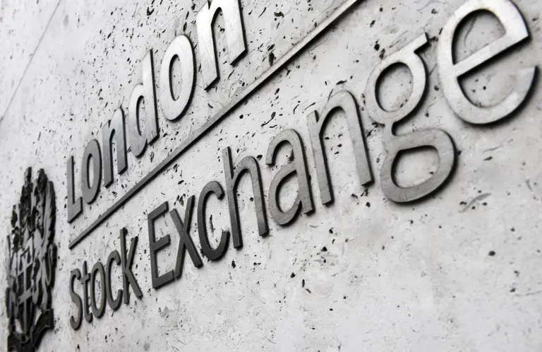 Las acciones de empresas rusas en la Bolsa de Londres perdieron hasta el 98% de su valor en dos semanas