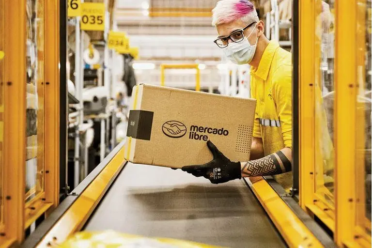 Para vender en Mercado Libre no alcanza con inscribirse en el Monotributo: qué otros impuestos exige