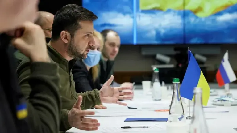 ¿Fin de la guerra?: Ucrania y Rusia elaboran plan de neutralidad, según el Financial Times