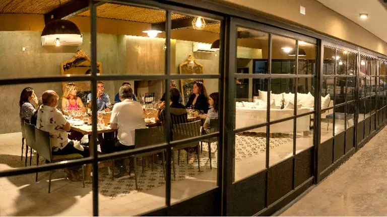 Vinos y turismo: así es el restaurante que abrió bodega Martino Wines en Mendoza