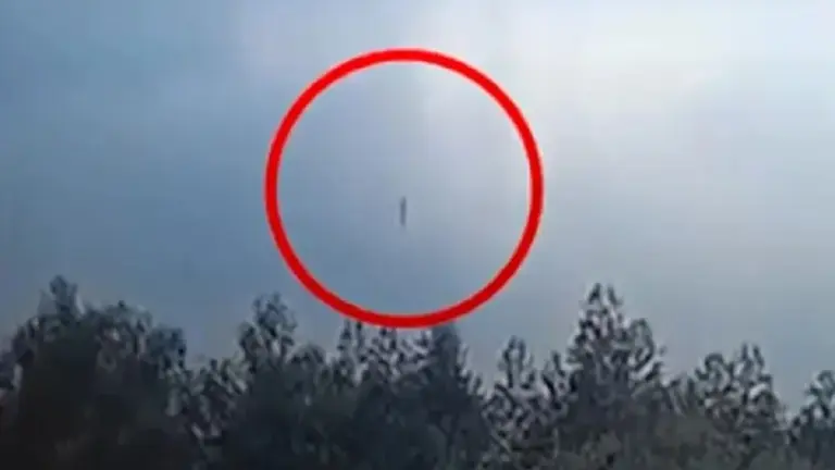 Video: así fue la impactante caída del avión de China Eastern con 132 pasajeros