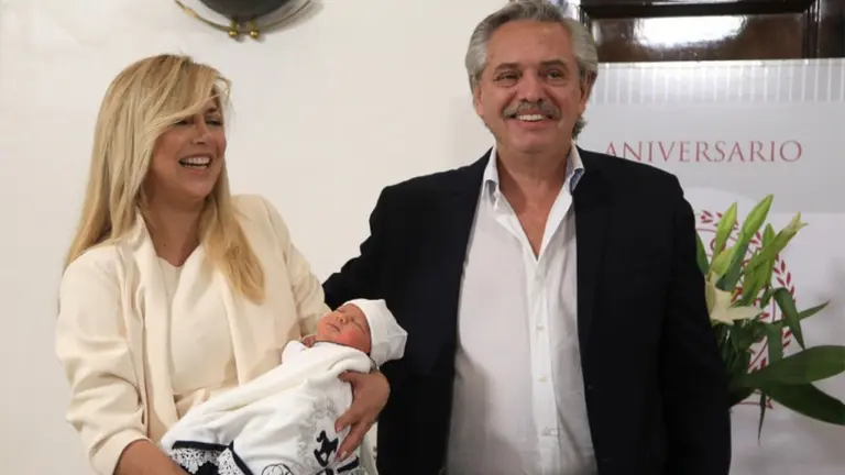 Fabiola Yañez y Alberto Fernández presentaron a su hijo, Francisco: "Es un oasis en un tiempo tan difícil"