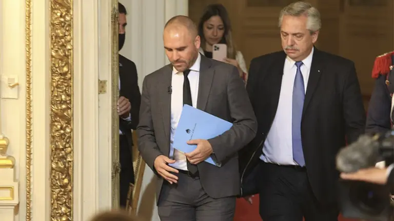 El Gobierno anunció bonos para los sectores de más bajos ingresos y abrió debate sobre un futuro impuesto