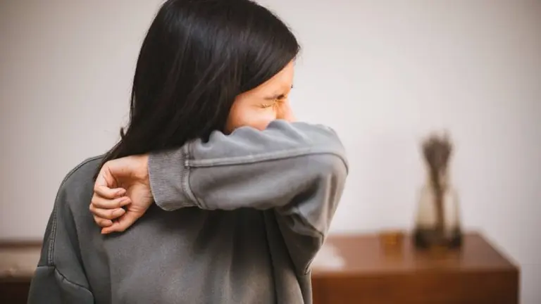 Remedio casero para la tos: 7 alternativas si buscás aliviar este síntoma