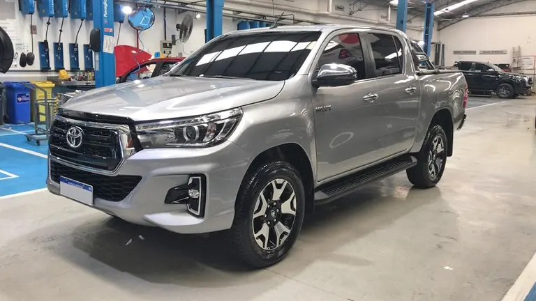 No rompas una óptica de una camioneta Hilux o Amarok: mirá lo que cuestan nuevas