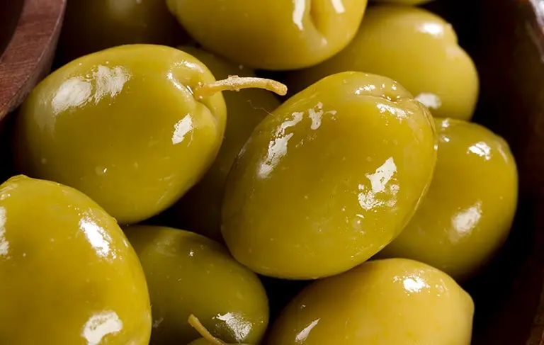 Atención: por considerarlas "ilegales", Anmat prohibió la venta de una marca de aceitunas
