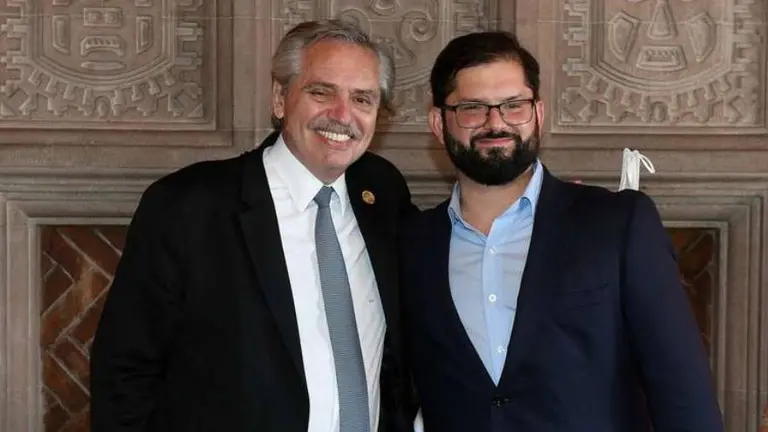 El presidente de Chile puso a la Argentina como ejemplo de lo que no hay que hacer en materia de planes sociales y subsidios