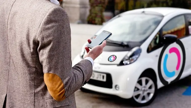 Nuevo gigante del ‘carsharing’: Stellantis compra de Share Now a Mercedes-Benz y BMW
