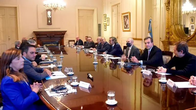Tras 6 meses, y en medio de la fuerte interna, se reunió el gabinete: "Nosotros no odiamos a nadie", aseguró Manzur