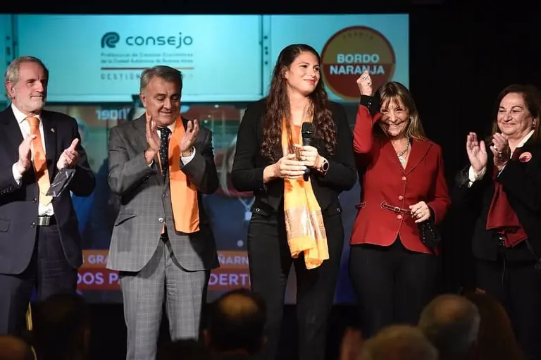 Se presentó el frente Bordó Naranja para las elecciones del Consejo Profesional de Ciencias Económicas de la Ciudad