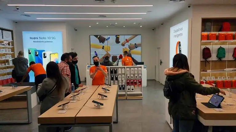 Descubrí cómo es el primer local propio que Xiaomi abrió en Buenos Aires