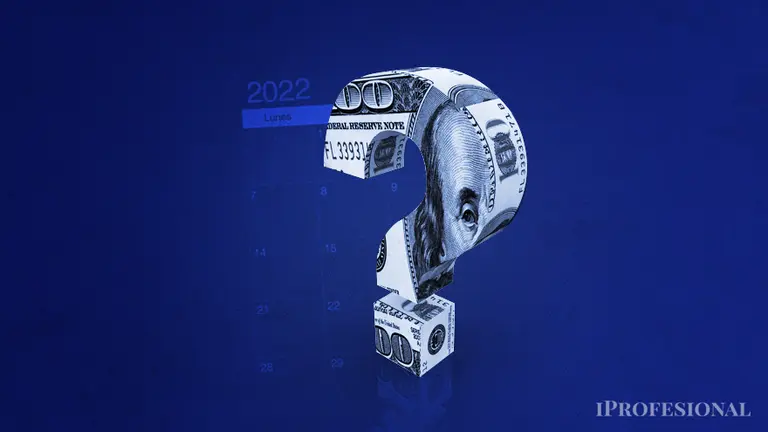 Tras la fuerte baja, qué puede pasar con el precio del dólar blue en agosto, según un experto