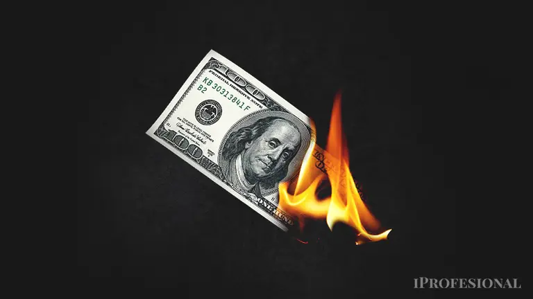 Alerta por el dólar: el nuevo precio que prevén 40 expertos ante un escenario de volatilidad