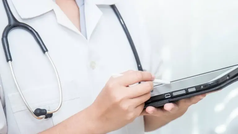 Llega Universo Médico a Argentina: cómo funciona esta aplicación educativa y de capacitación