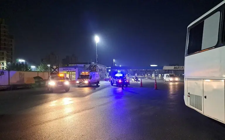 Escasez de gasoil: caos de tránsito por un corte de transportistas en la autopista Buenos Aires-La Plata