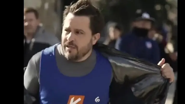 VIDEO | Tetaz "runner": con un nuevo spot criticó el slogan "La Matanza avanza" y corrió en reversa