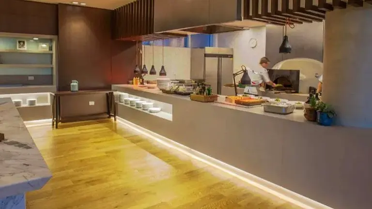 Leonforte, el restaurant del Hilton Pilar, presenta su nueva carta que propone un viaje al Mediterráneo