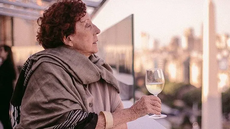 Elisabeth Checa: "Es importante que los consumidores no se asusten con el vino"