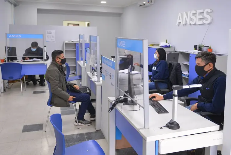 El Gobierno oficializó los créditos ANSES de hasta un millón de pesos para trabajadores
