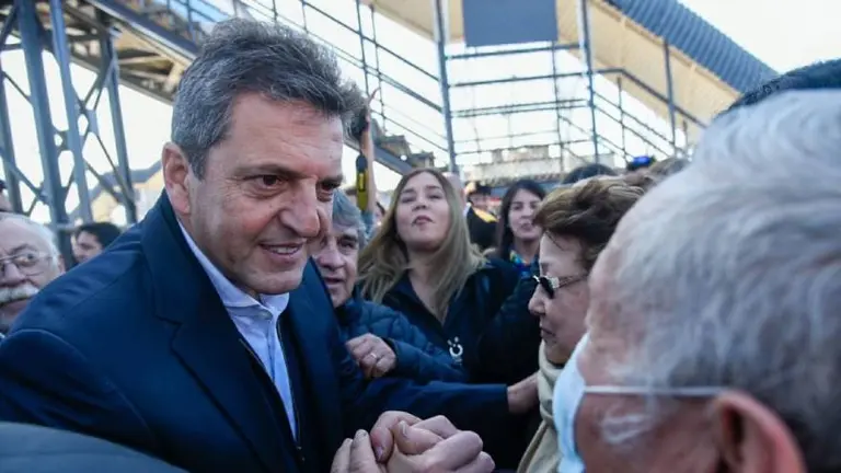 ¿Sergio Massa le hará frente a la crisis económica como superministro?: esto dicen las encuestas