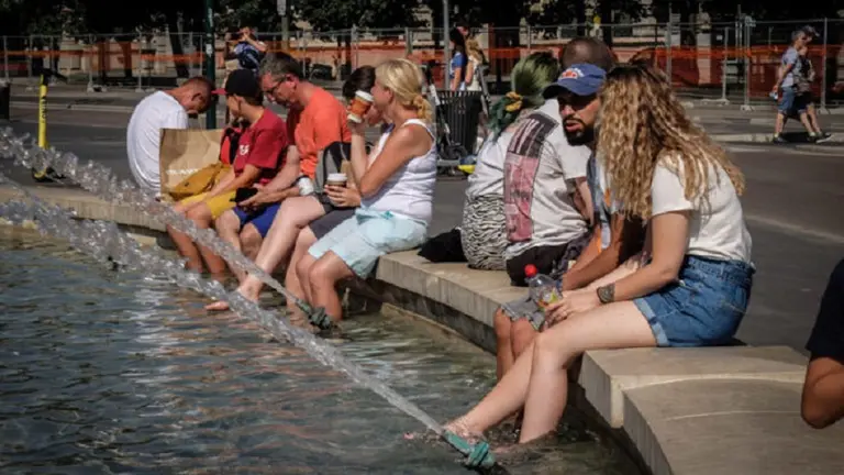 La ola de calor se extiende en Italia y 16 ciudades declararon alerta roja