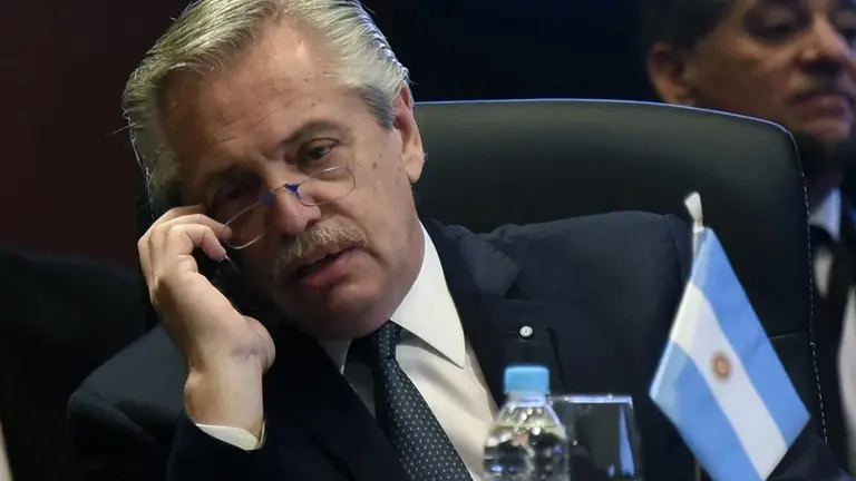 El Presidente citó a empresarios y sindicalistas para negociar un acuerdo de precios y salarios por 60 días