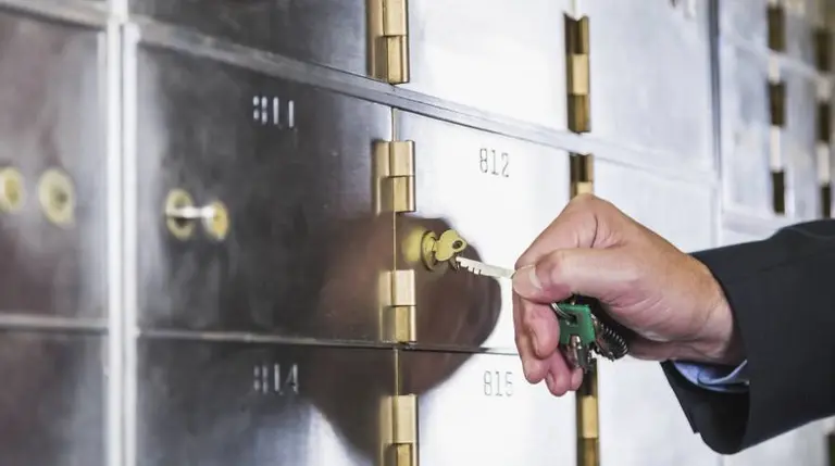 Tenía guardados u$s90.000 en la caja de seguridad del banco y desaparecieron