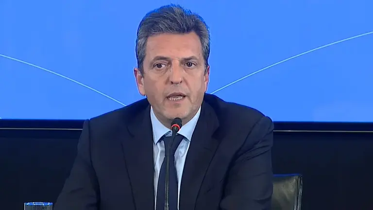 Massa detalló los 4 ejes de su plan: más reservas para el BCRA, orden fiscal, reordenamiento de planes sociales y tarifas