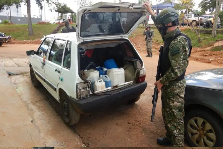 Fronteras calientes: restricciones a importados y suba del dólar blue disparó el contrabando de nafta y neumáticos