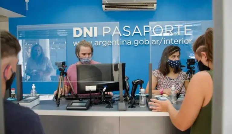 Cómo es el nuevo trámite para sacar DNI y Pasaporte más fácil