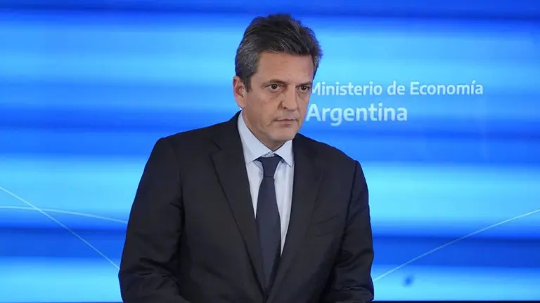 Para cuidar los dólares Economía fijará más controles y regulaciones en las importaciones