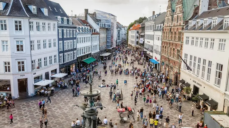 ¿Qué países buscan argentinos para trabajar y cuál es el mejor para emigrar?