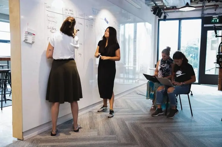 Nike busca empleados en Argentina y no hace falta estar recibido: cómo enviar el CV