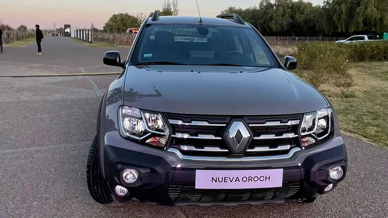 Renault presentó la nueva camioneta Oroch: "Se desprende del nombre Duster y toma vuelo propio"