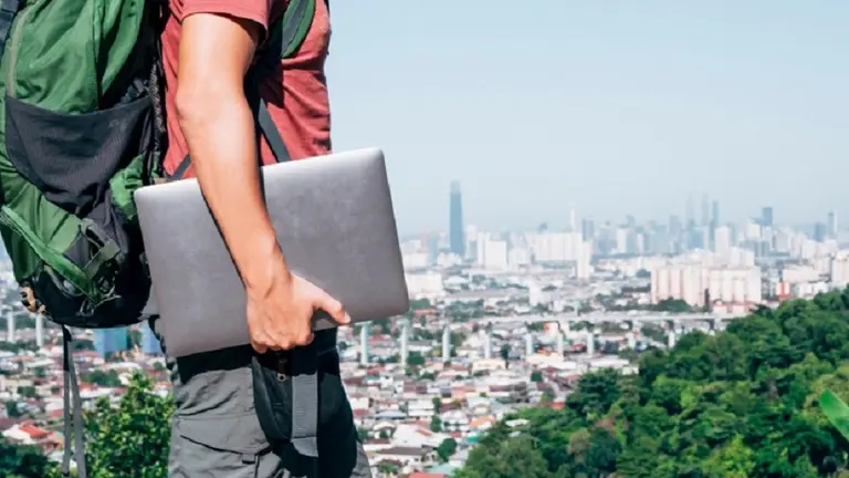 Nómades digitales: estos países dan visas de trabajo sin impuestos para argentinos