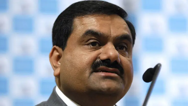 ¿Quién es el magnate que perdió casi u$s50.000 millones en días y dejó de ser el tercer hombre más rico del mundo?