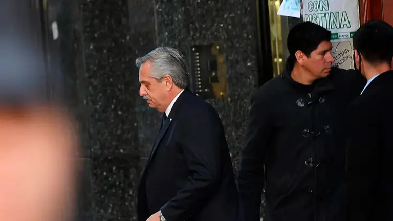 Atentado a Cristina Kirchner: Alberto Fernández visitó el departamento de la vicepresidenta