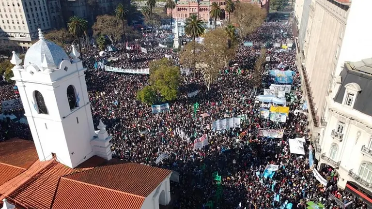Acto masivo en Plaza de Mayo: "No hay manera de minimizar un intento de magnicidio"