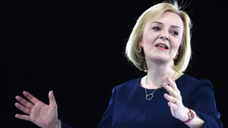 Reino Unido: tras semanas de crisis, renunció la primera ministra Liz Truss